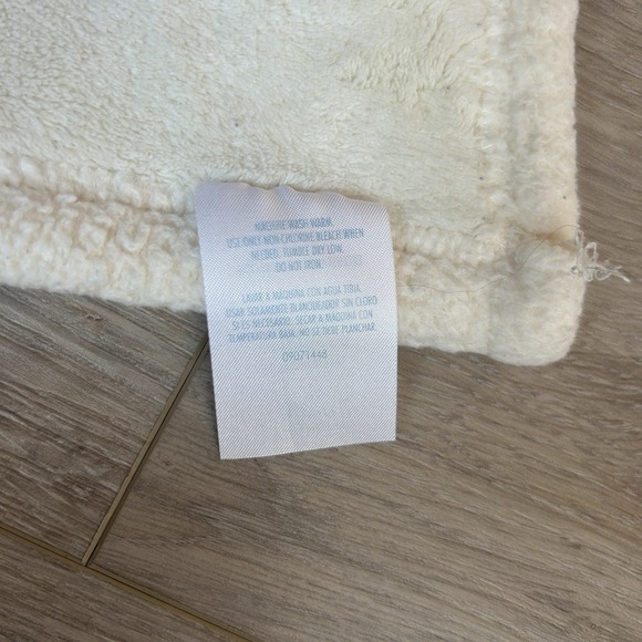 Small Wonders‎ Yellow Butterfly Ladybug Flower Embroidered Blanket 30x40in - Picture 7 of 7